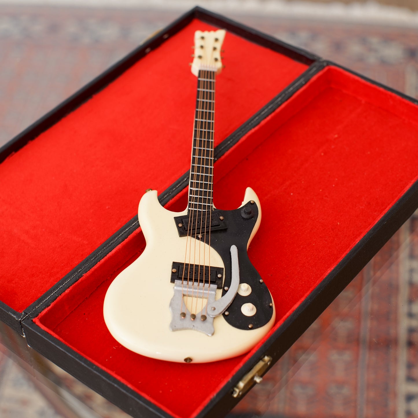 Vintage Guitar Figure with Hard Case エレキギターフィギュア ハードケース付き|ギターストラップ屋が選ぶ古着&雑貨
