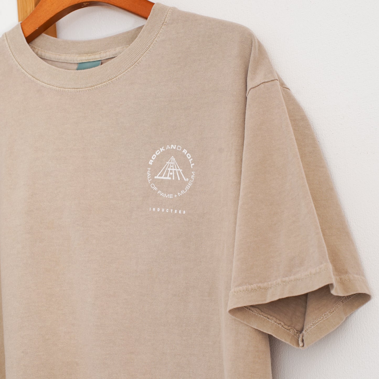 R&R Museum Tee 美術館で売っていたギターTシャツ|ギターストラップ屋が選ぶ古着&雑貨