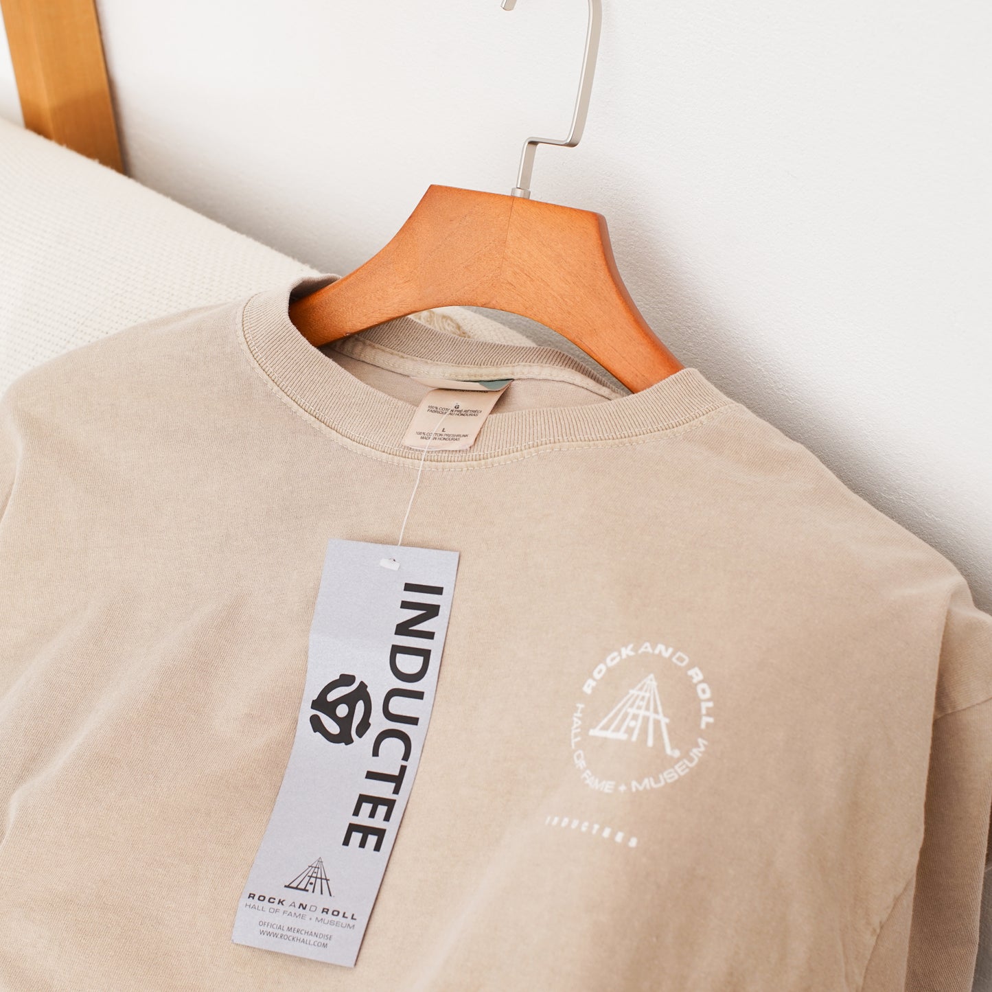 R&R Museum Tee 美術館で売っていたギターTシャツ|ギターストラップ屋が選ぶ古着&雑貨
