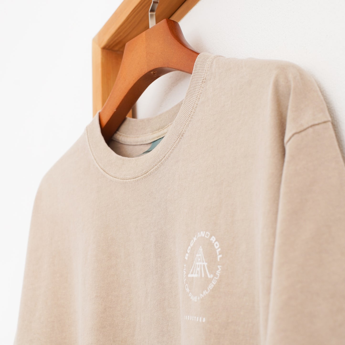 R&R Museum Tee 美術館で売っていたギターTシャツ|ギターストラップ屋が選ぶ古着&雑貨