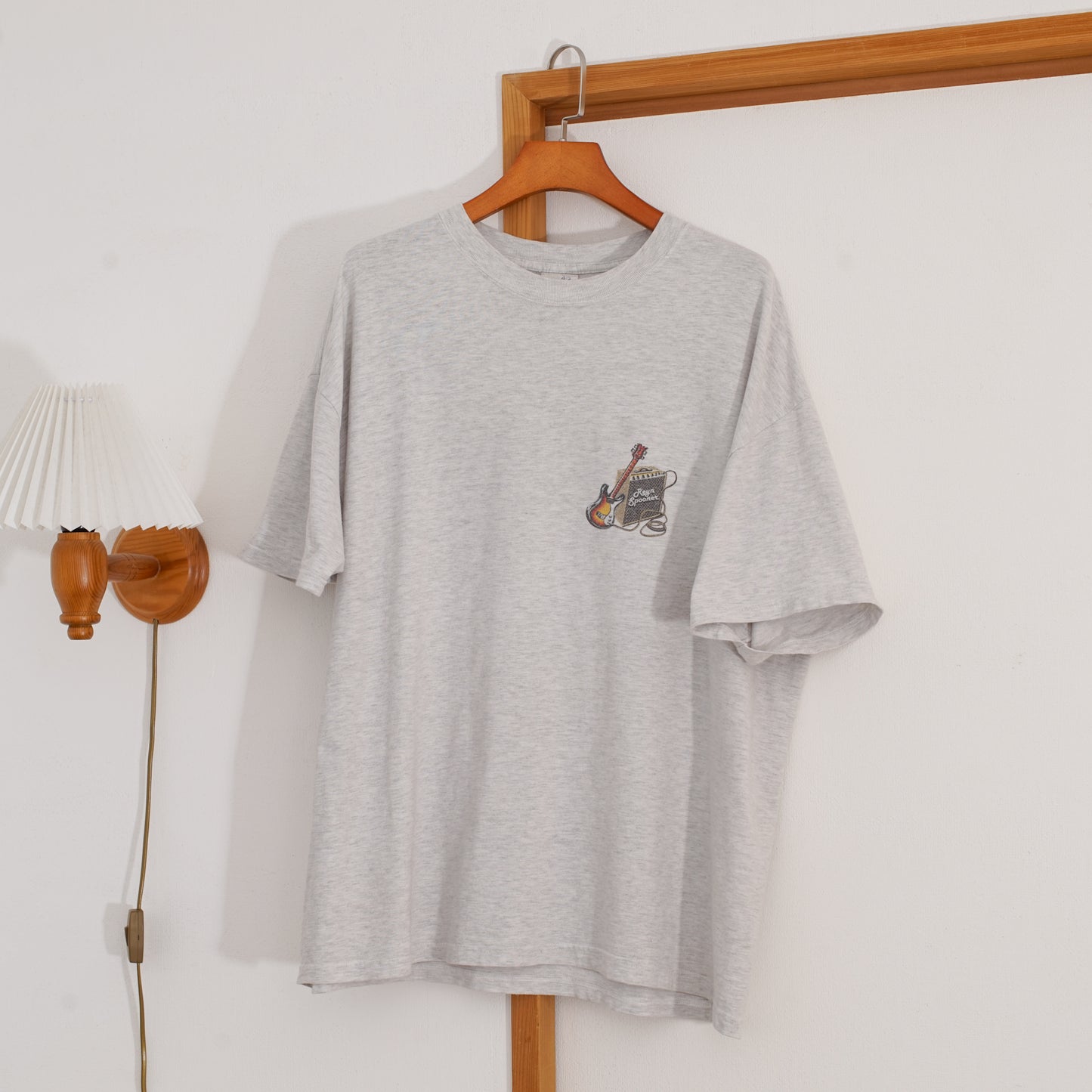 Bizarre Guitars & Amplifiers Tee ビザールギターTシャツ|ギターストラップ屋が選ぶ古着&雑貨