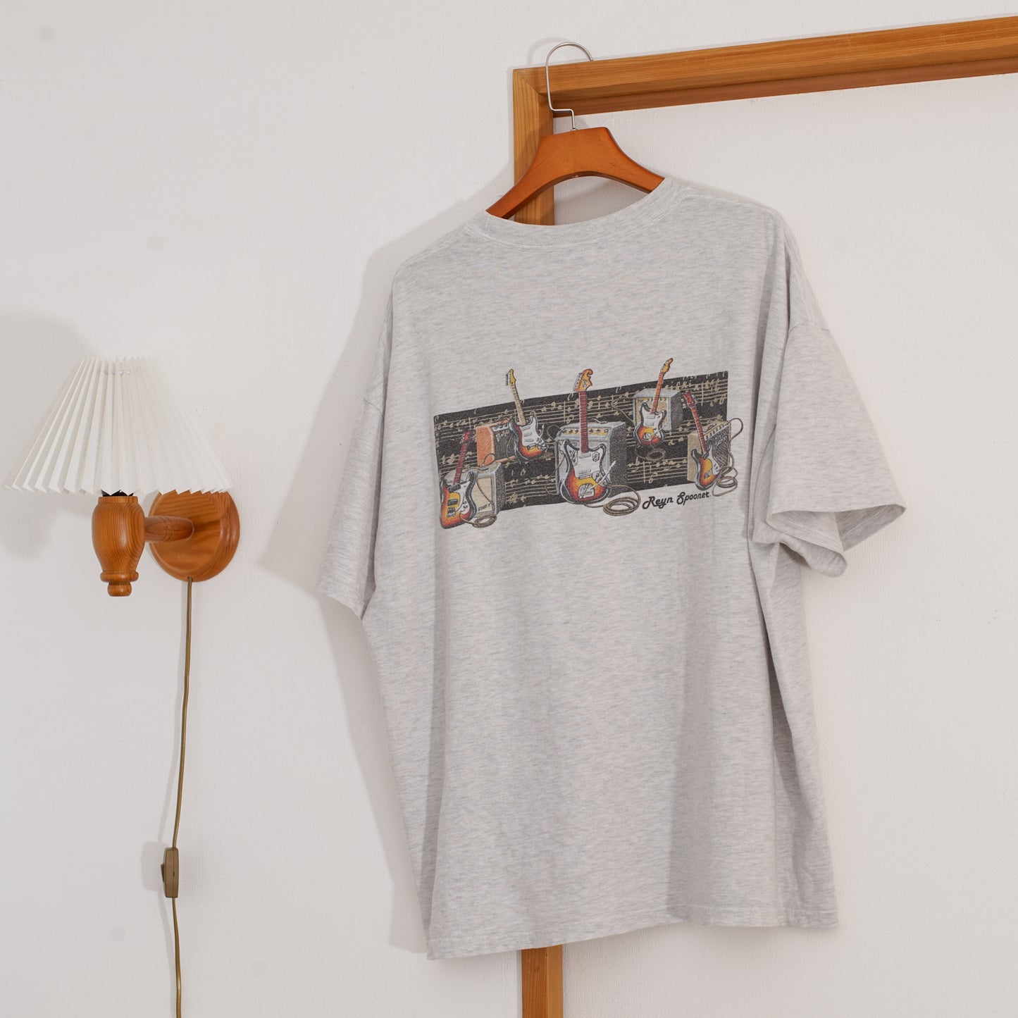 Bizarre Guitars & Amplifiers Tee ビザールギターTシャツ|ギターストラップ屋が選ぶ古着&雑貨
