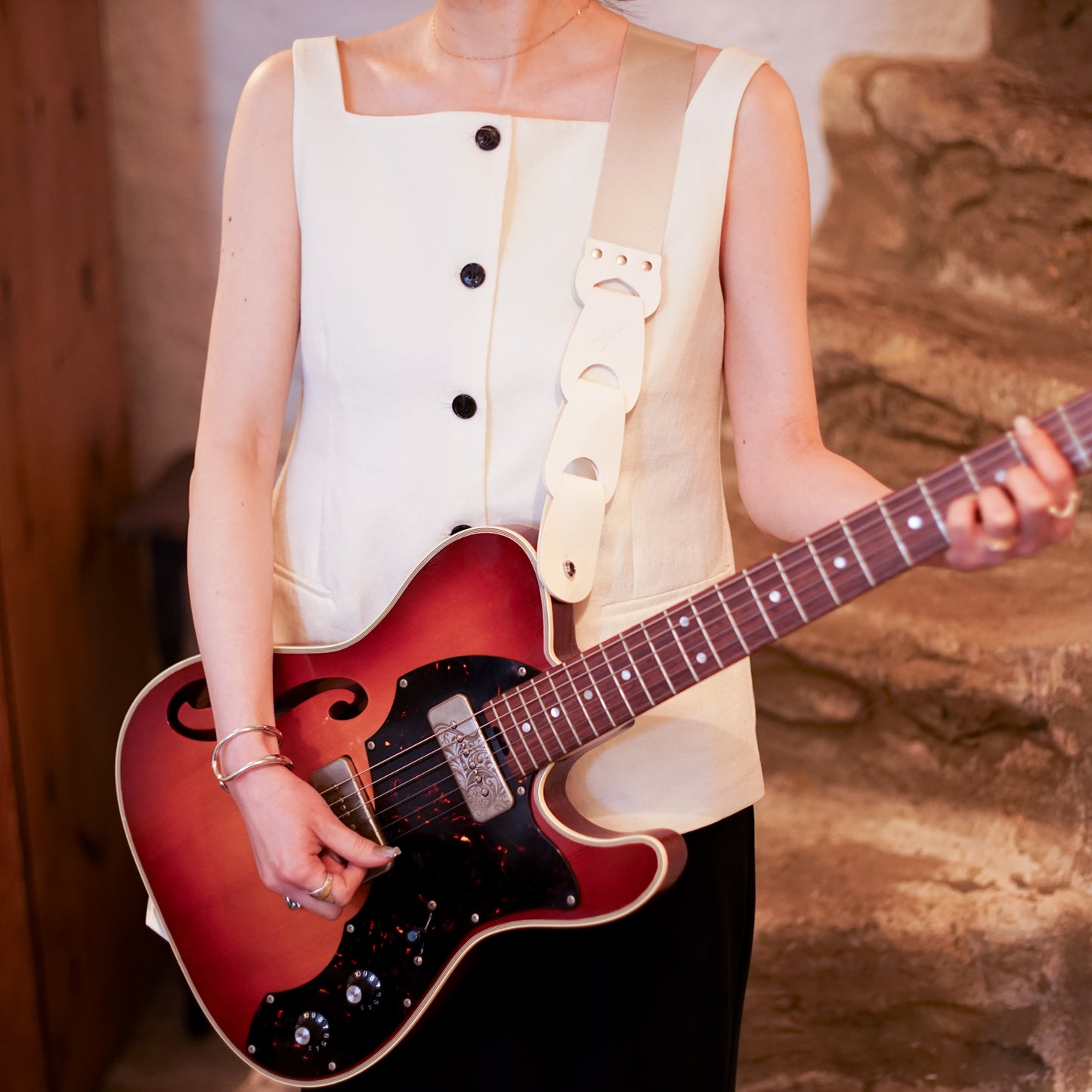 duet - CW73 デュエット|無段階で調整できる“いいとこどり”ウロコギターストラップ