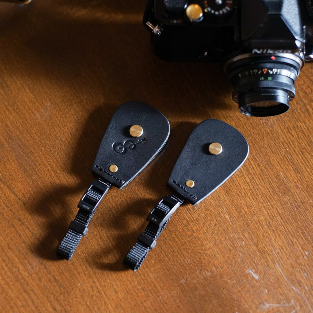 Backstage for Camera | An attachment that turns a guitar strap into a camera strap