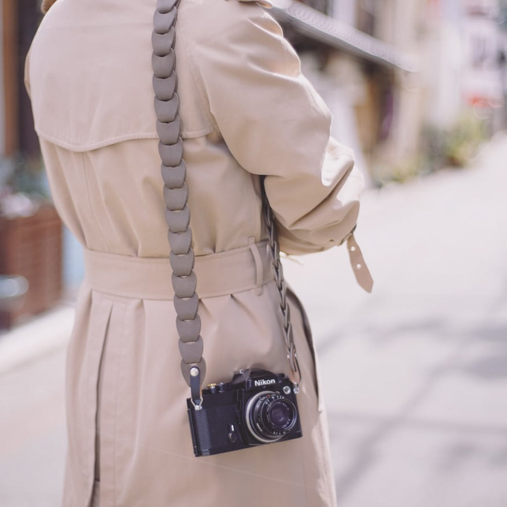 folklole for Camera フォークロア|ウロコのようなカメラストラップ