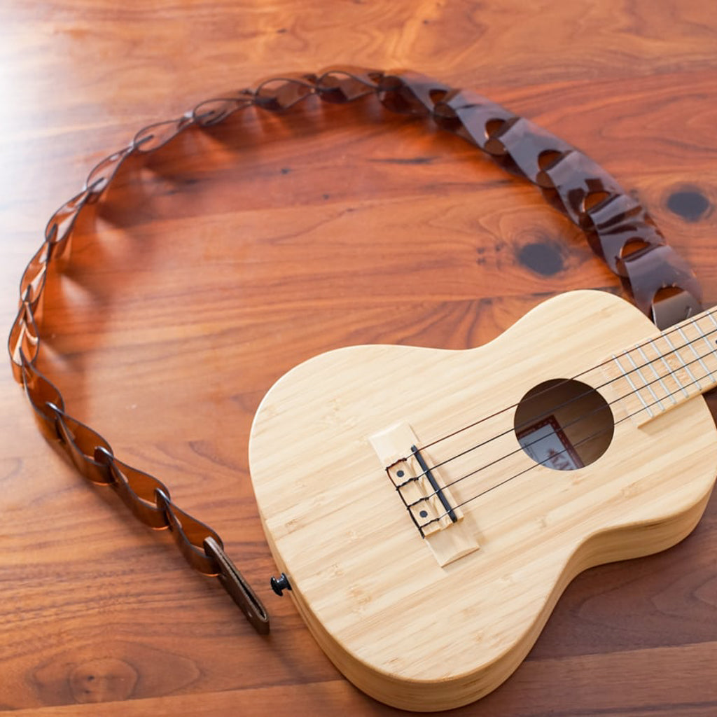Wellington for ukulele Clear ver. ウェリントン|ウロコのようなウクレレストラップ