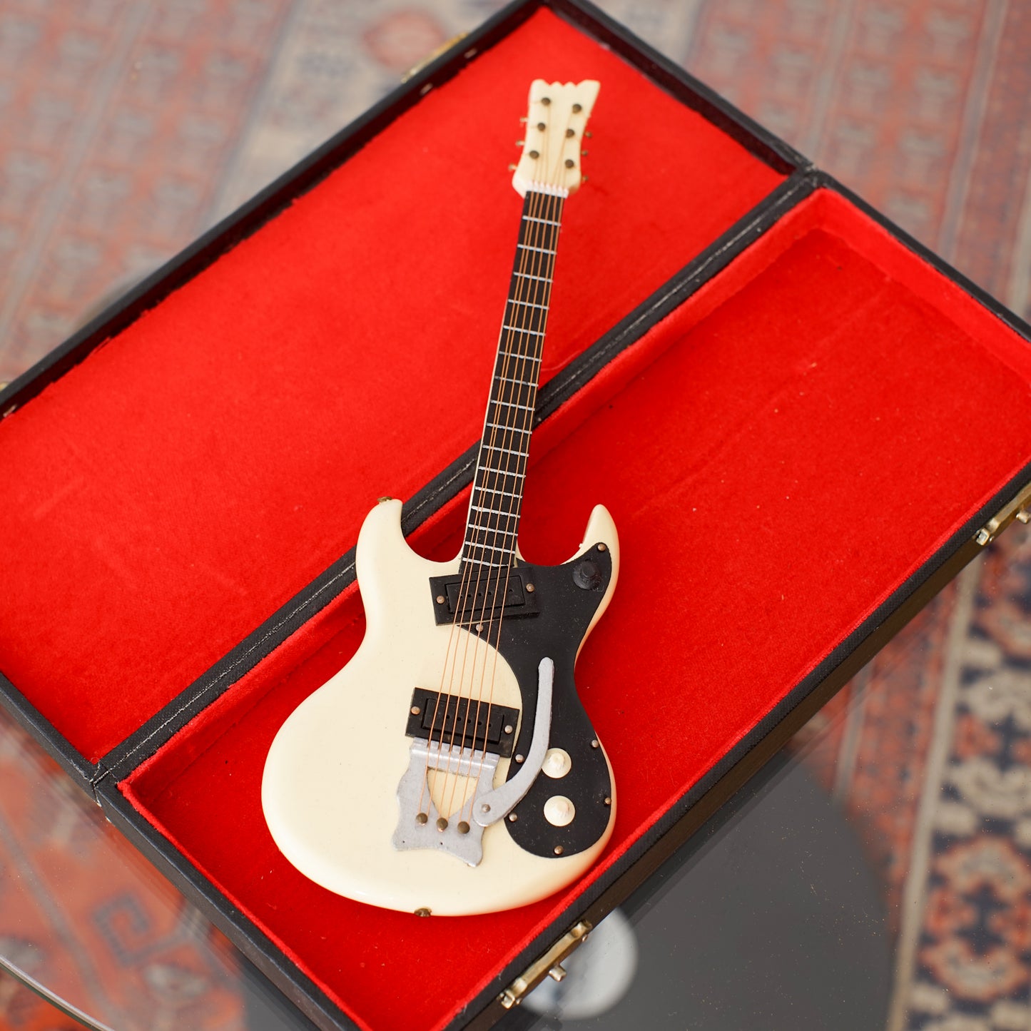Vintage Guitar Figure with Hard Case エレキギターフィギュア ハードケース付き｜ギターストラップ屋が選ぶ古着＆雑貨
